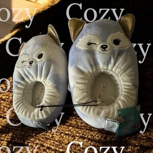 Squishmallows Kid's Melani The Blue Fox slippers